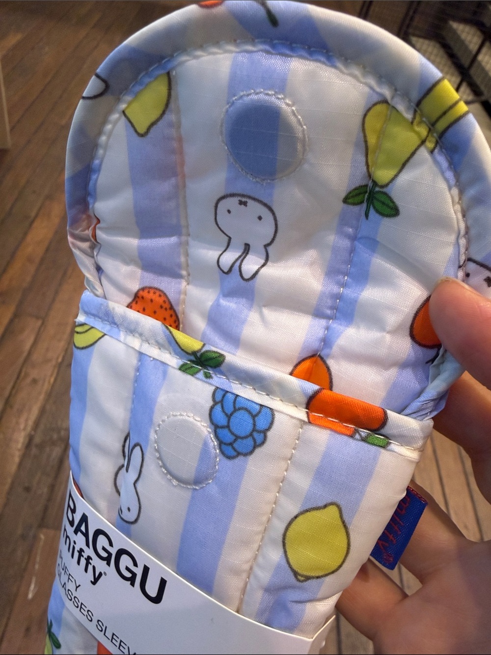Baggu MIFFY PUFFY Glasses Case Picnic Stripes BAGGU Miffy puffy small case - Picture 4 of 4